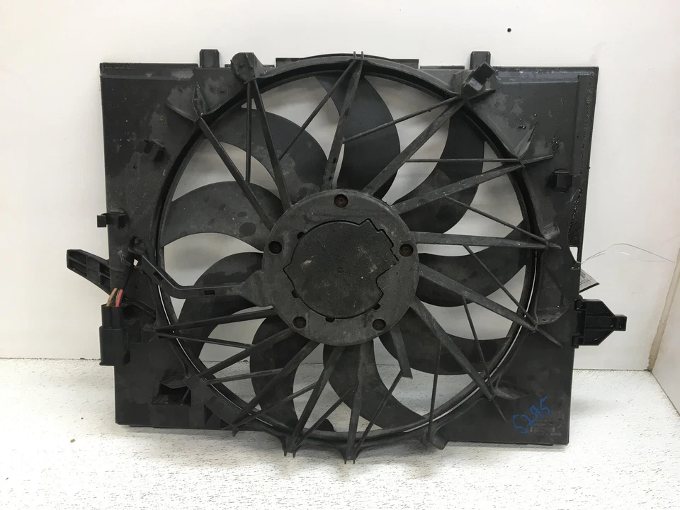10 BMW 528I Electric Cooling Motor Fan Assembly (radiator 600 Watt) Foto 2 de 2