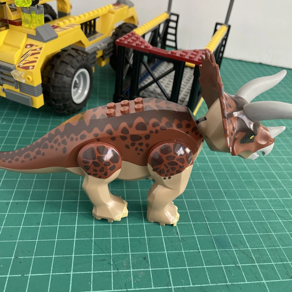 LEGO Dino 5885 Triceratops Trapper 99% Completo Sin Caja/Manual y Falta 1 Minifigura Foto 4 de 4