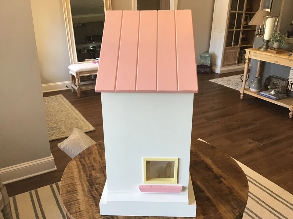 Casa de muñecas Pottery Barn blanca retirada con muebles y familia ***Pastilla nueva Foto 4 de 4