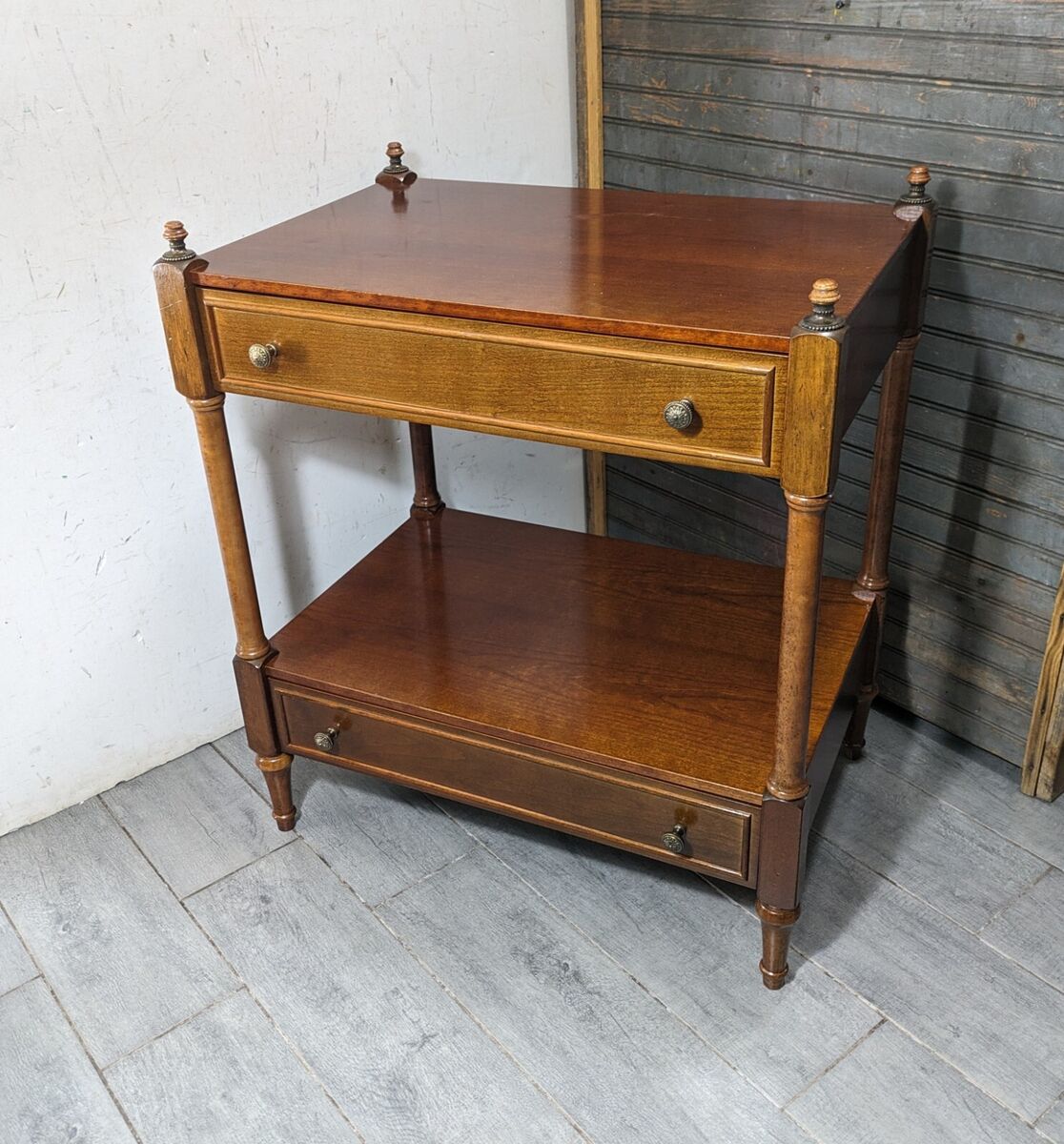 Vintage Bombay Company 2-Tier 2-Drawer Cherry Side End Table Vintage Bombay Company 2-Tier 2-Drawer Cherry Side End Table