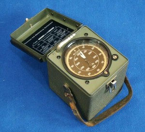 ALTIMETER THOMMEN type 3B4 01 2 2500   AVEC SA HOUSSE EN CUIR   Modélisme