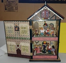 2002 Holiday Classics Collection Christmas Lighted Musical House Gorgeous 
