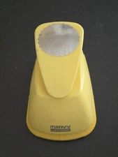 Marvy Uchida Clever Lever Paper Punch – Scallop Edged Circle 