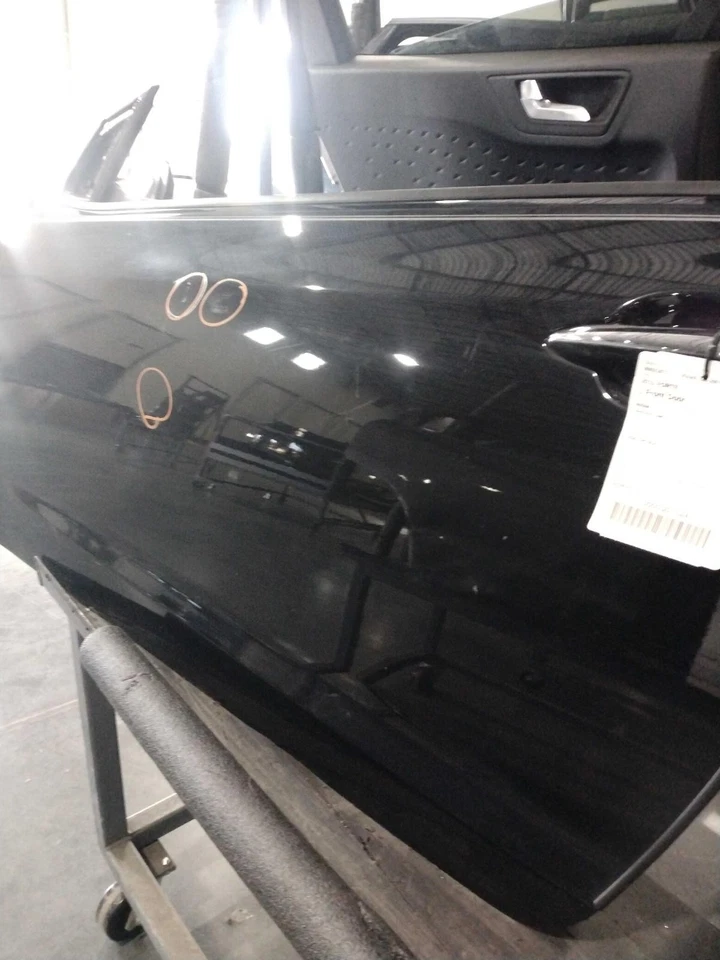 KIA FORTE 2015 puerta izquierda negra 521578 usada - arañazos, 74 k millas Foto 2 de 4