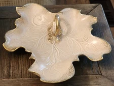 MCM CALIFORNIA POTTERY GOLD TRIMMED & SPONGED LEAF SCROLLED DISH W/ HANDLE 