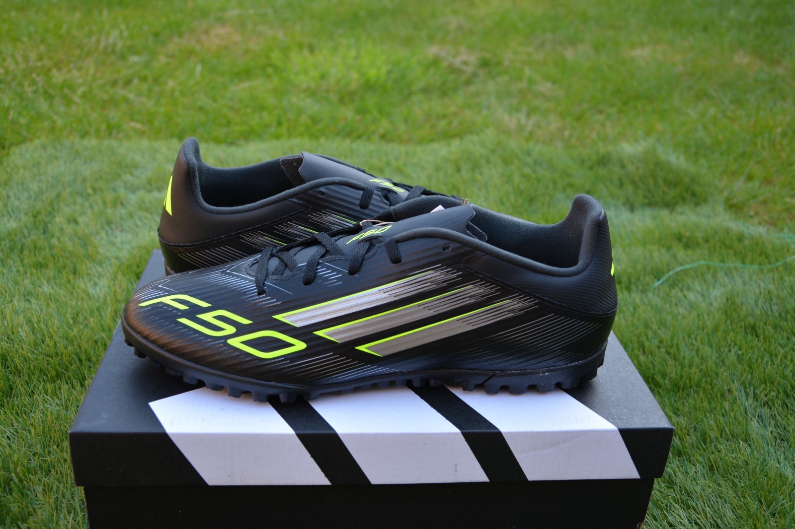 Scarpe da calcio Adidas F50 Club Turf scarpe Astroturf nere JI0025 taglia 10 foto 6