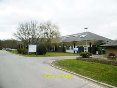 Photo 6x4 Ashurst Centre Health centre, with education, children & fa c2015
