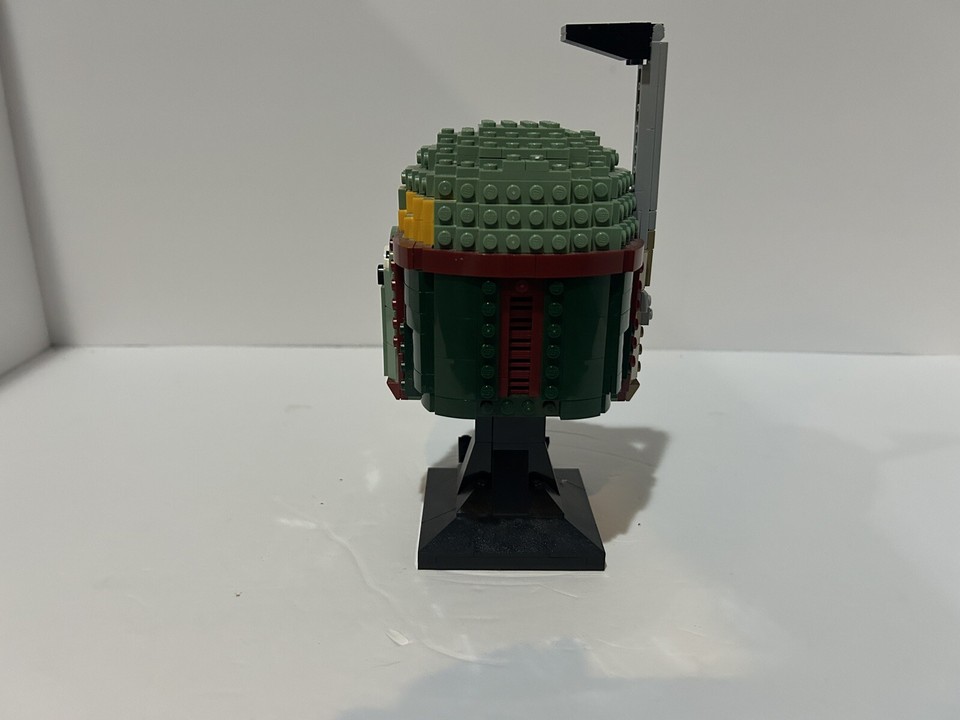 LEGO Star Wars Boba Fett Helmet 100 Percent Complete (missing