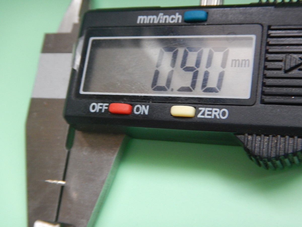 Tige De Remontoir Hattori Y572 A 401 – Pièce Horlogère Neuve