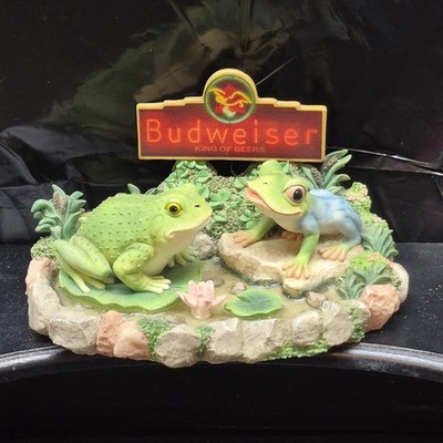 Budweiser - Boy Meet Girl FROGS Figurine 1997 BUD-WEIS-ER Anheuser-Busch - #4456