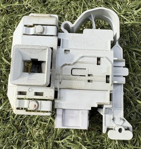 Original Bosch WAK28260 Waschmaschine Türschlossschalter DKS66