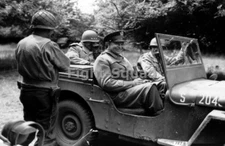 WW2 Picture Photo Normandy 1944 Generals Dwight Eisenhower and Omar Bradley 2878