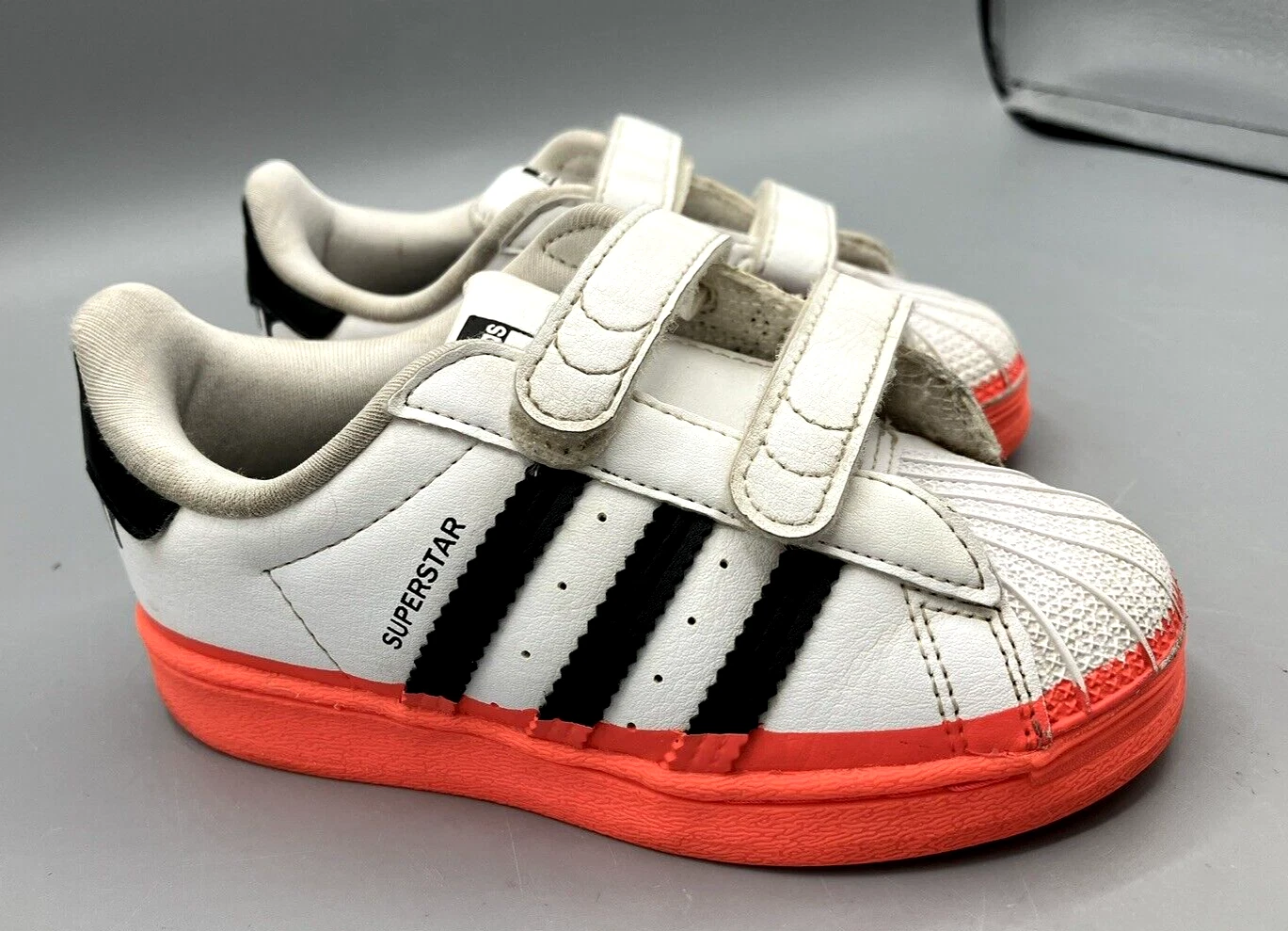 Scarpe da ginnastica Adidas Superstar Paint Drip GY3329 bianche turbo per bambini taglia USA 8K