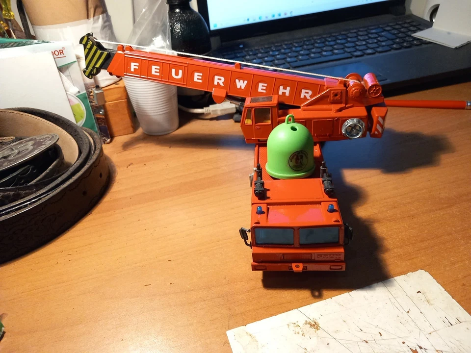 SIKU 4010 Gru Idraulica Vigili Del Fuoco Made In Germany - Immagine 3 di 4