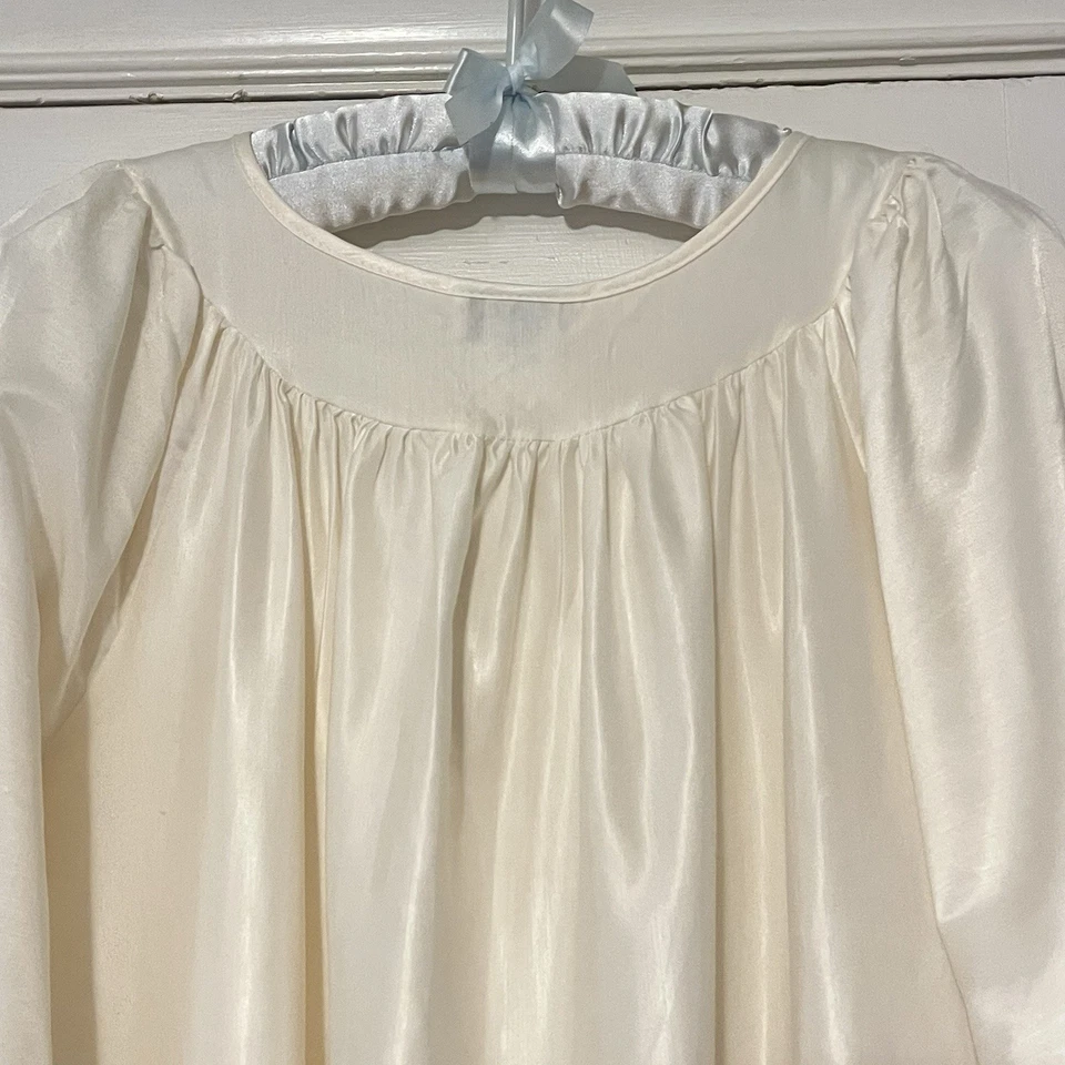 Camisola Deidre Vintage com Bordado Floral Tamanho Pequeno Nova com etiquetas - Imagem 4 de 4