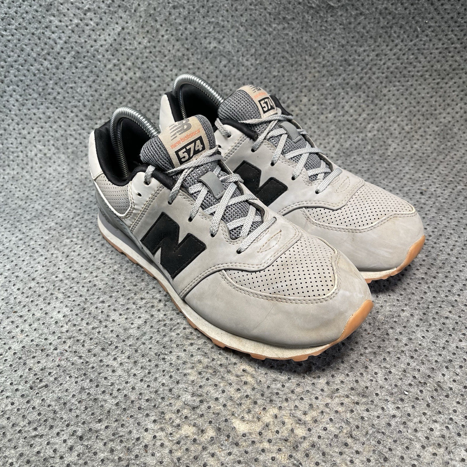 New Balance 574 Running Shoes Size 7 Men’s thumbnail 5