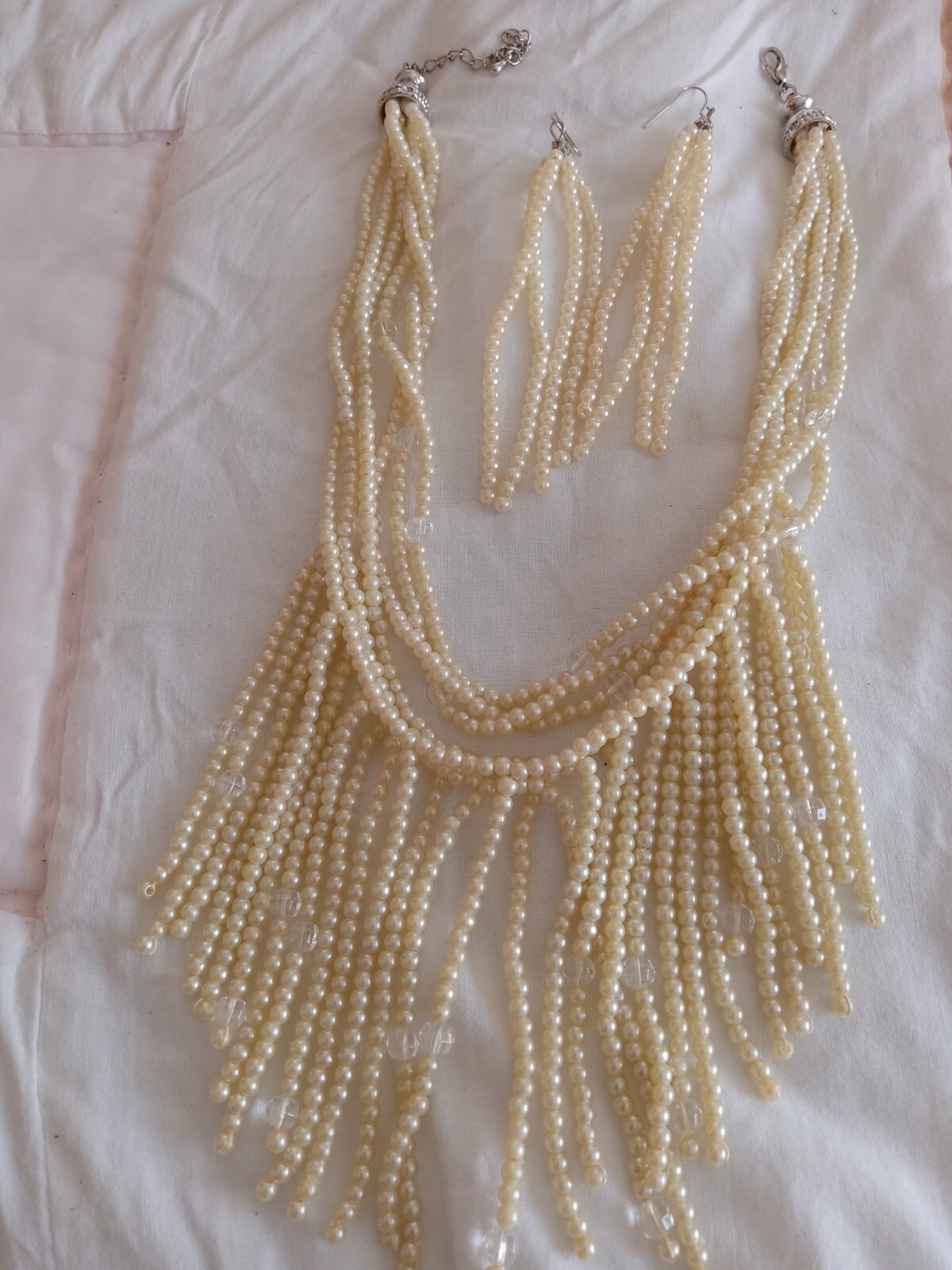 Handmade vintage beaded necklace set with elegant charm-image