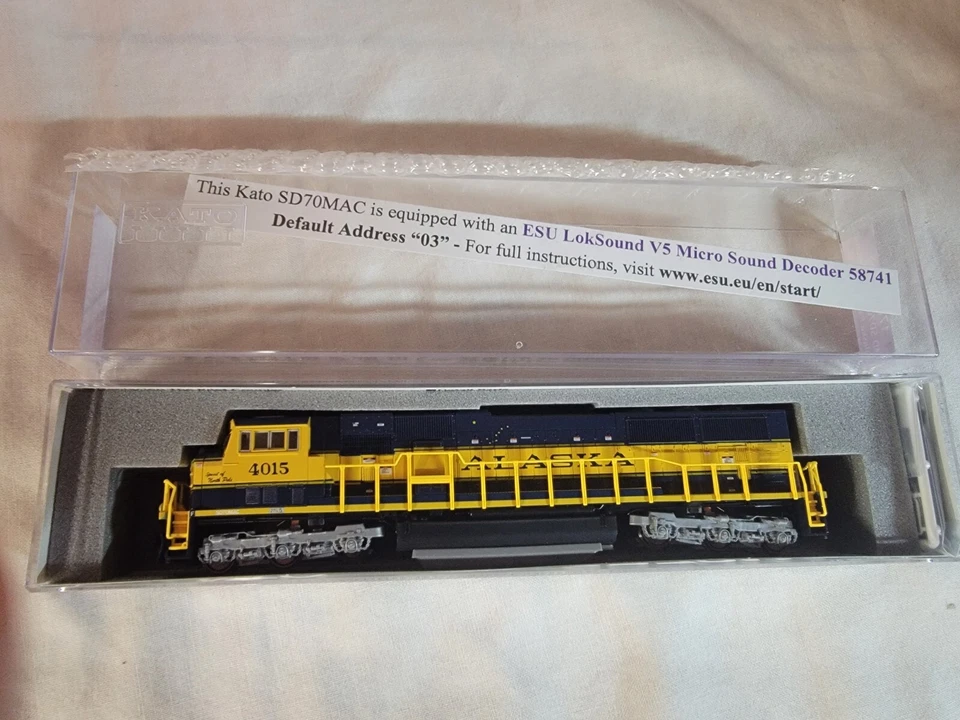 Kato N Trains 4015 Alaska Railroad EMD SD70MAC Diesel Engine LokSound 176-6311-S - Image 3 of 4