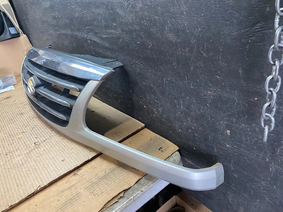 2001-2005 Suzuki XL-7 XL7 Grand Vitara Front Upper Grill Grille Oem s5759 DG - Image 2 of 4