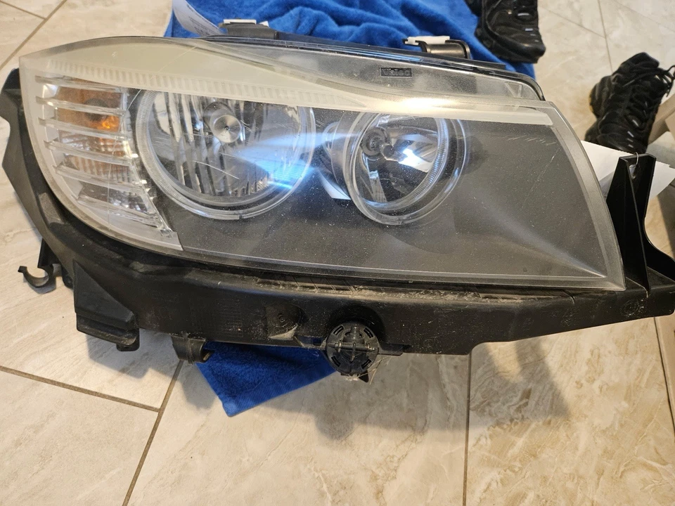 Faro pasajero delantero BMW 328xi 2010 Foto 3 de 4