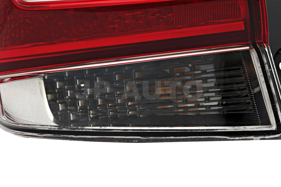 Luz trasera lado izquierdo conductor Subaru Impreza 2017-2019 Foto 3 de 4