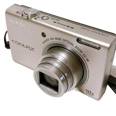Nikon COOLPIX S6200 16.0MP Digital Camera 10 x Zoom w/SD Card
