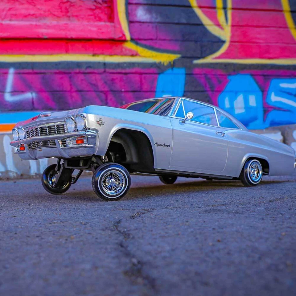 Redcat Racing SixtyFive RC Car - 1:10 1965 Chevrolet Impala Hopping RC Lowrider - Image 2 of 4