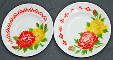 2 alter Emaille Teller durchmesser ca. 23 cm Wei&szlig; mit Rosen Motiv