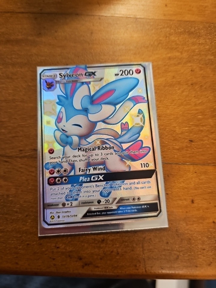 Pokémon TCG: Sylveon GX SV76/SV94 -Hidden Fates: Shiny Vault