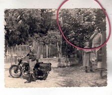 PHOTO FOTO  AUTO AUTOMOBILE ALTES MOTORRAD MARKE ZU BESTIMMEN