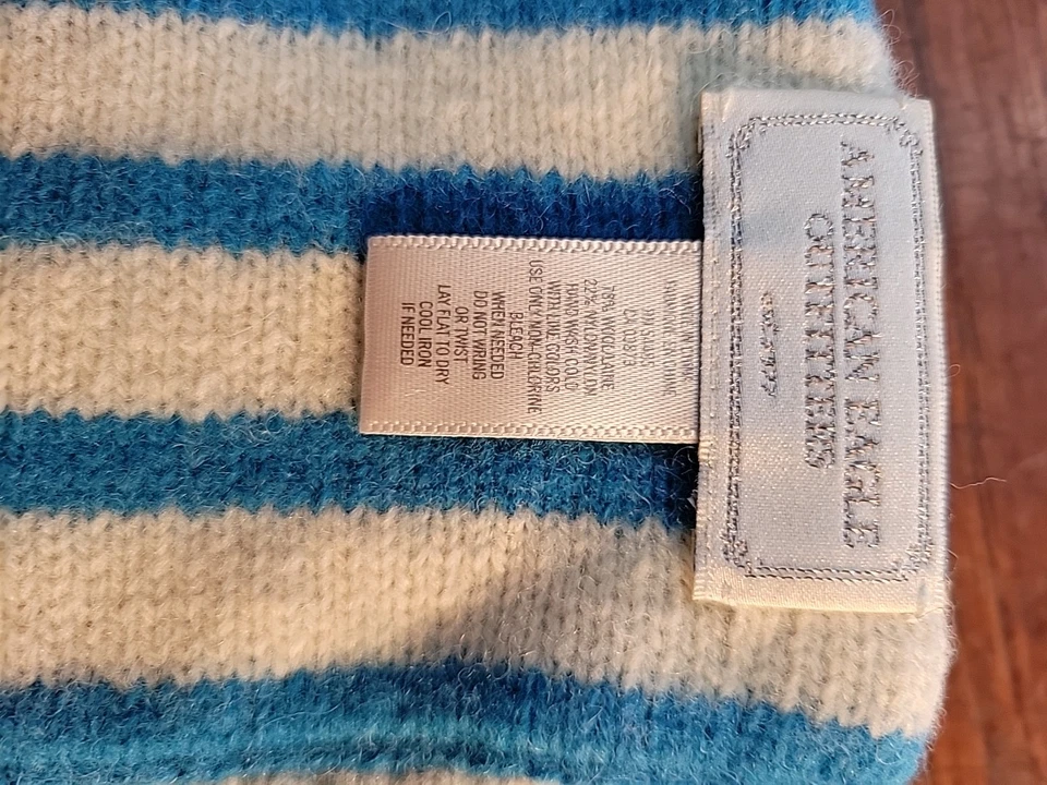 American Eagle Striped Scarf Rhinestone Heart Pin White Blue Wool 7" X 68" - Image 3 of 4