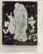 1965 Press Photo Fireman in Enters Gas Fire in Liquid Foam Insulated Fire Suit