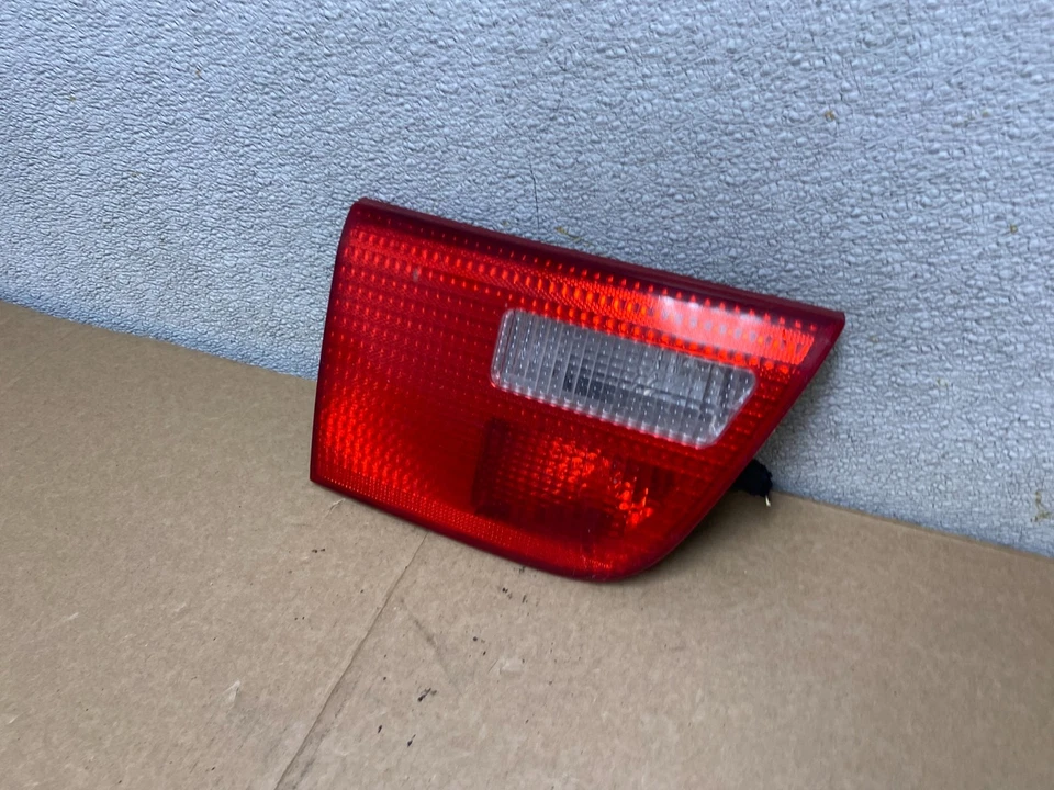 Luz trasera interior izquierda conductor BMW X5 2000 2001 2002 2003 OEM U9728 DW Foto 2 de 4