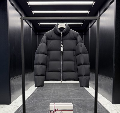 Moncler Winterjacke Schwarz, Größe M
