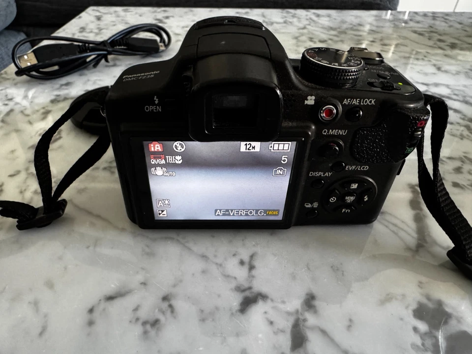 Panasonic LUMIX DMC-FZ38 / DMC-FZ35 12.1 MP Digitalkamera - Schwarz, Foto 2 von 5