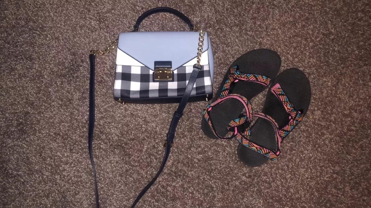 Used michael kors crossbody purse 2025