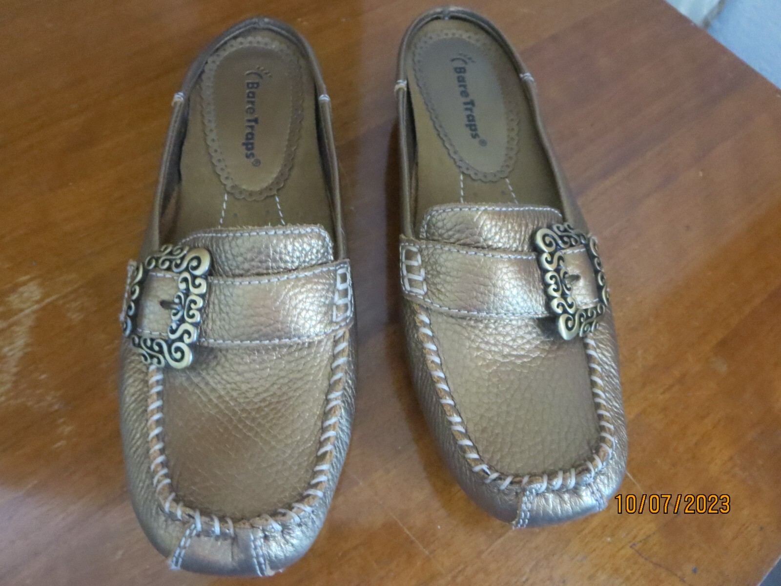 PANTOFOLA D’ORO BareTrap dettaglio fibbia oro donna ORO BRONZO pelle punta chiusa taglia 6M