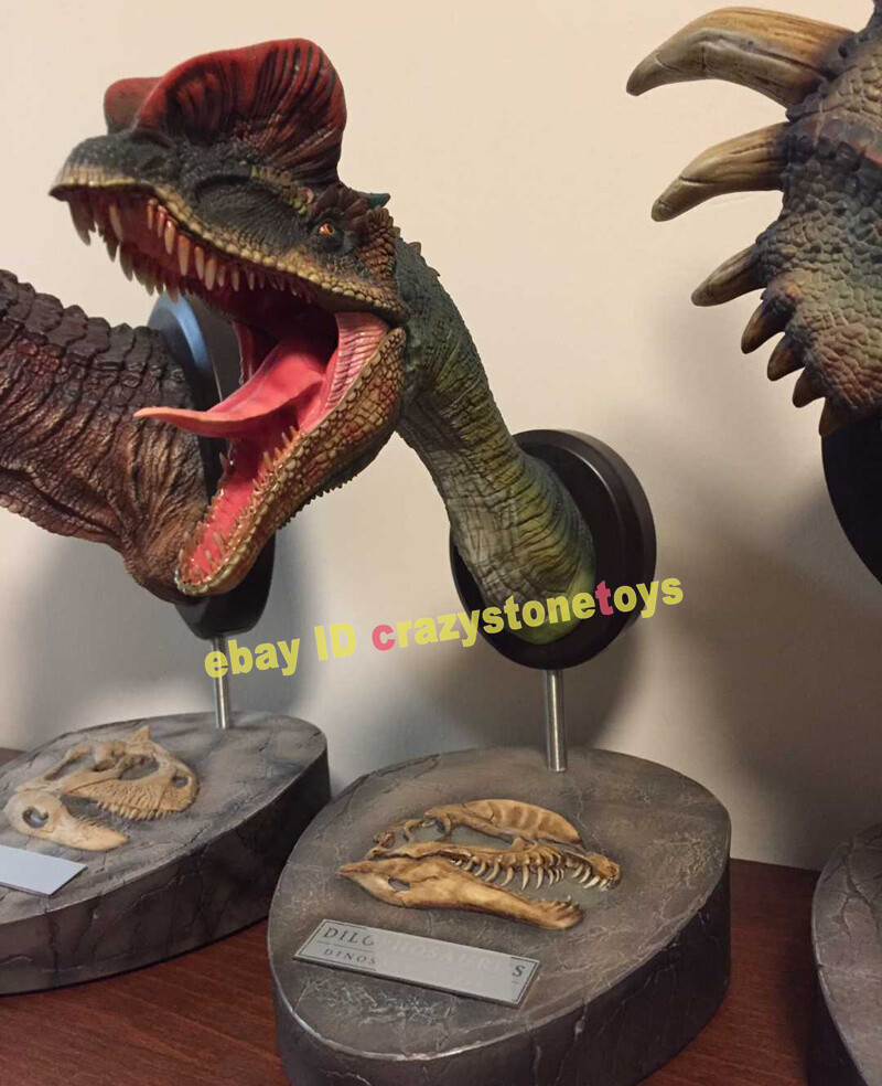 chronicle collectibles dilophosaurus