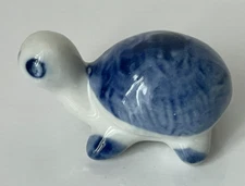 Figurine en Porcelaine Tortue Bleu & Blanc adorable état Neuf 5,2cm
