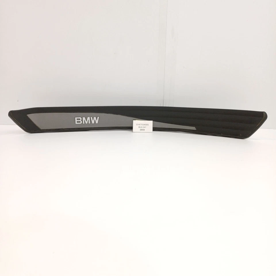 2004-2010 BMW 530i Rear Left Entrance Cover Black 51477034305 - Imagem 2 de 4