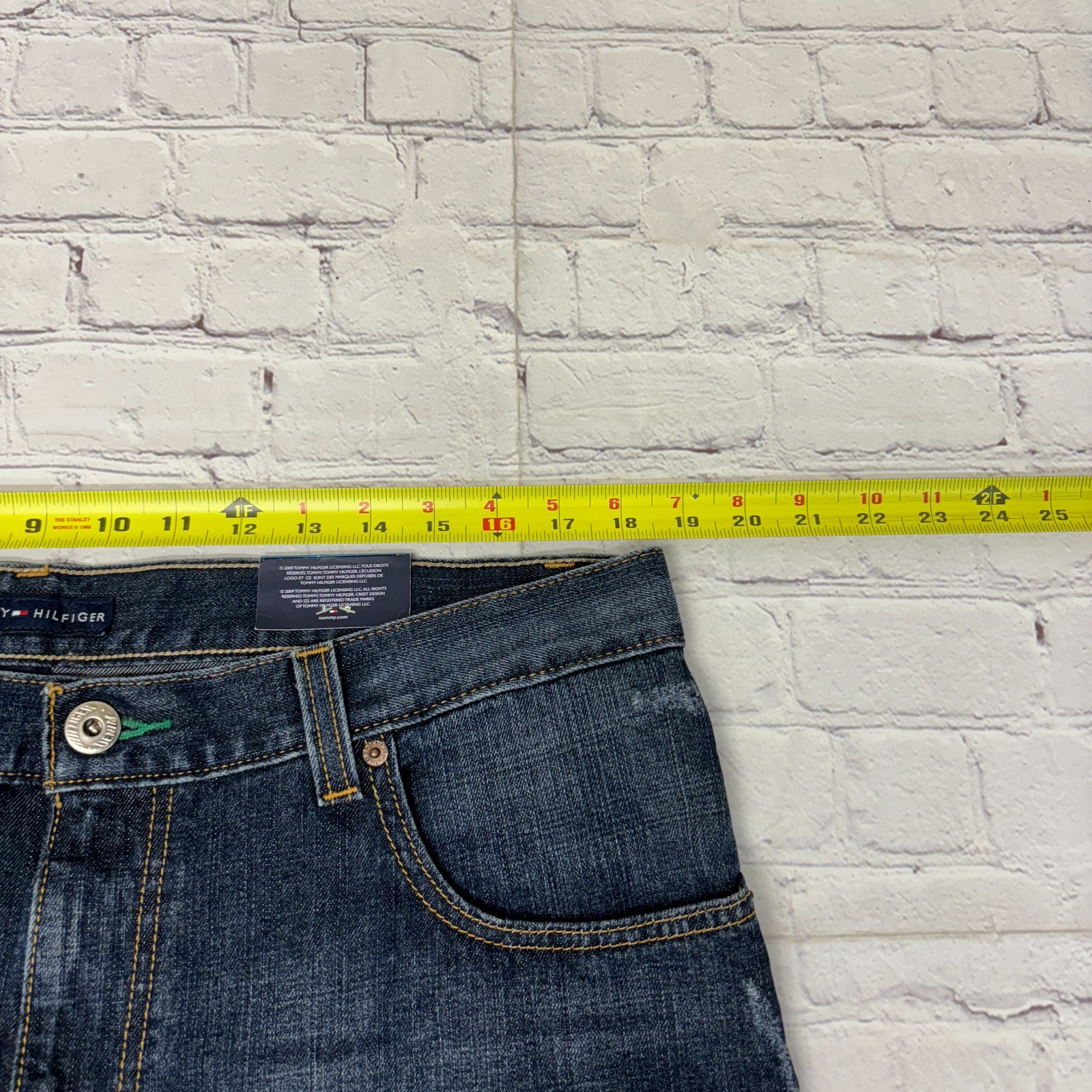 NWT Tommy Hilfiger Freedom Men Jeans Size 36x32 Relaxed Fit Straight Leg C036 28