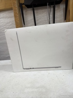 Apple MacBook Air13.3'' M4 chip MW0X3LL/A 512GB SSD 16GB RAM Silver 2025 Model A1