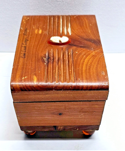 Cedar Trinket Box with Cameo Oak Creek Canyon Arizona - Vintage - Picture 7 of 8