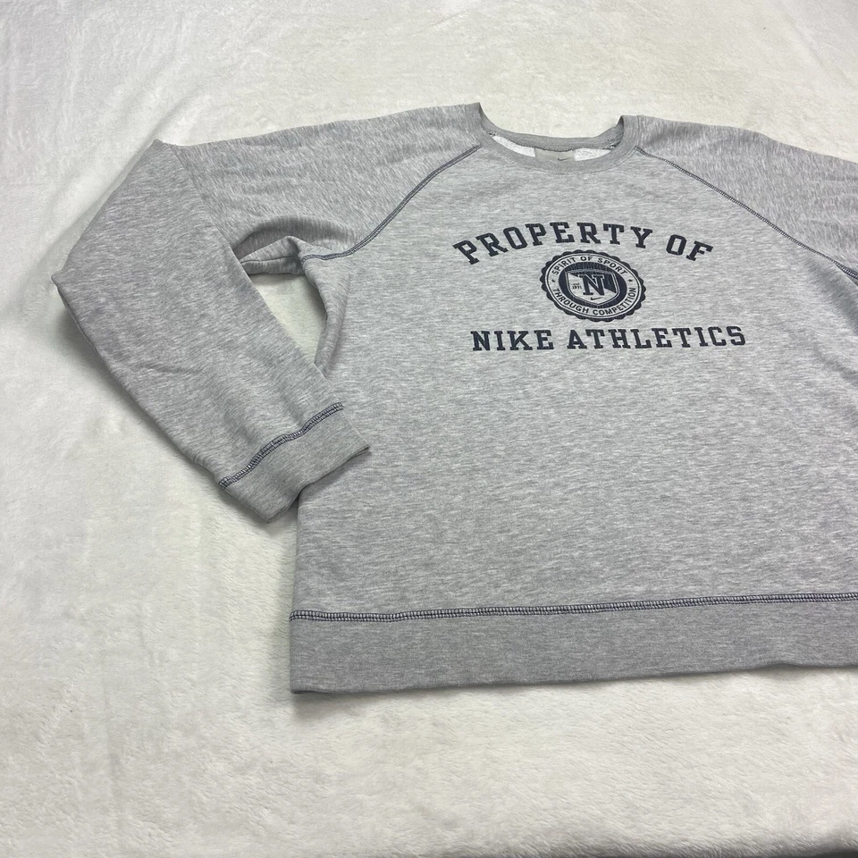 Moletom vintage Y2K Nike Athletics prata etiqueta meninos tamanho XL (16-18) gola redonda - Imagem 2 de 4