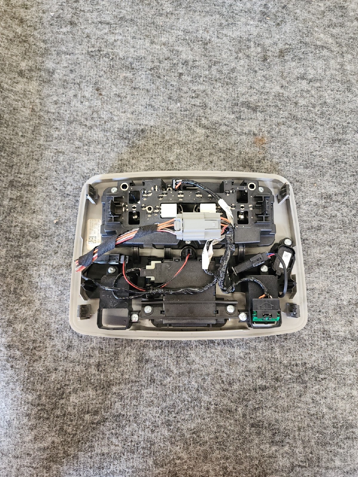 20082017 BUICK ENCLAVE INTERIOR OVERHEAD DOME LIGHT OEM eBay