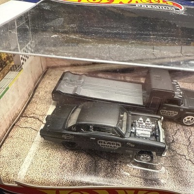 ホットウィールプレミアム コレクターセット　Black Hole Gasser Amazon.com: Hot Wheels Premium Collector Set Black Hole