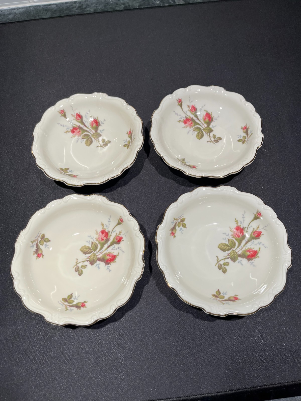 Rosenthal Pompadour Moss Rose 5 1/4