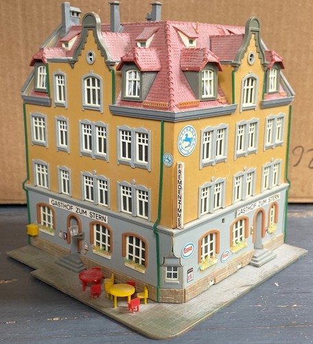 KIBRI HO grand bâtiment d'angle de ville 06/26 immeubles café bar 23576 | Condition: Occasion