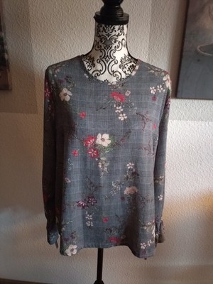Primark Schicke Bluse mit Blümchenmuster Und Schönen Armen Gr 44