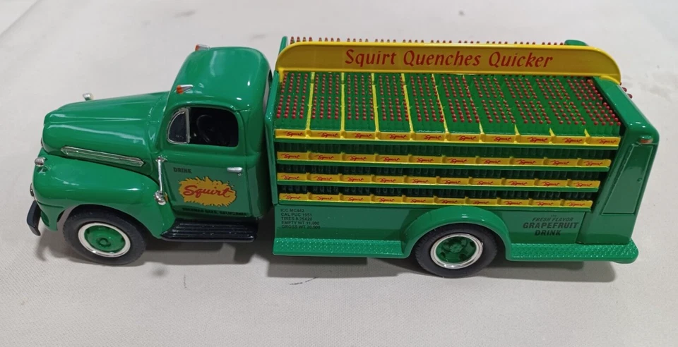 First Gear 1/34 Diecast Metal 1951 Ford F-6 Bottler's Truck Squirt Soda - Image 2 of 4